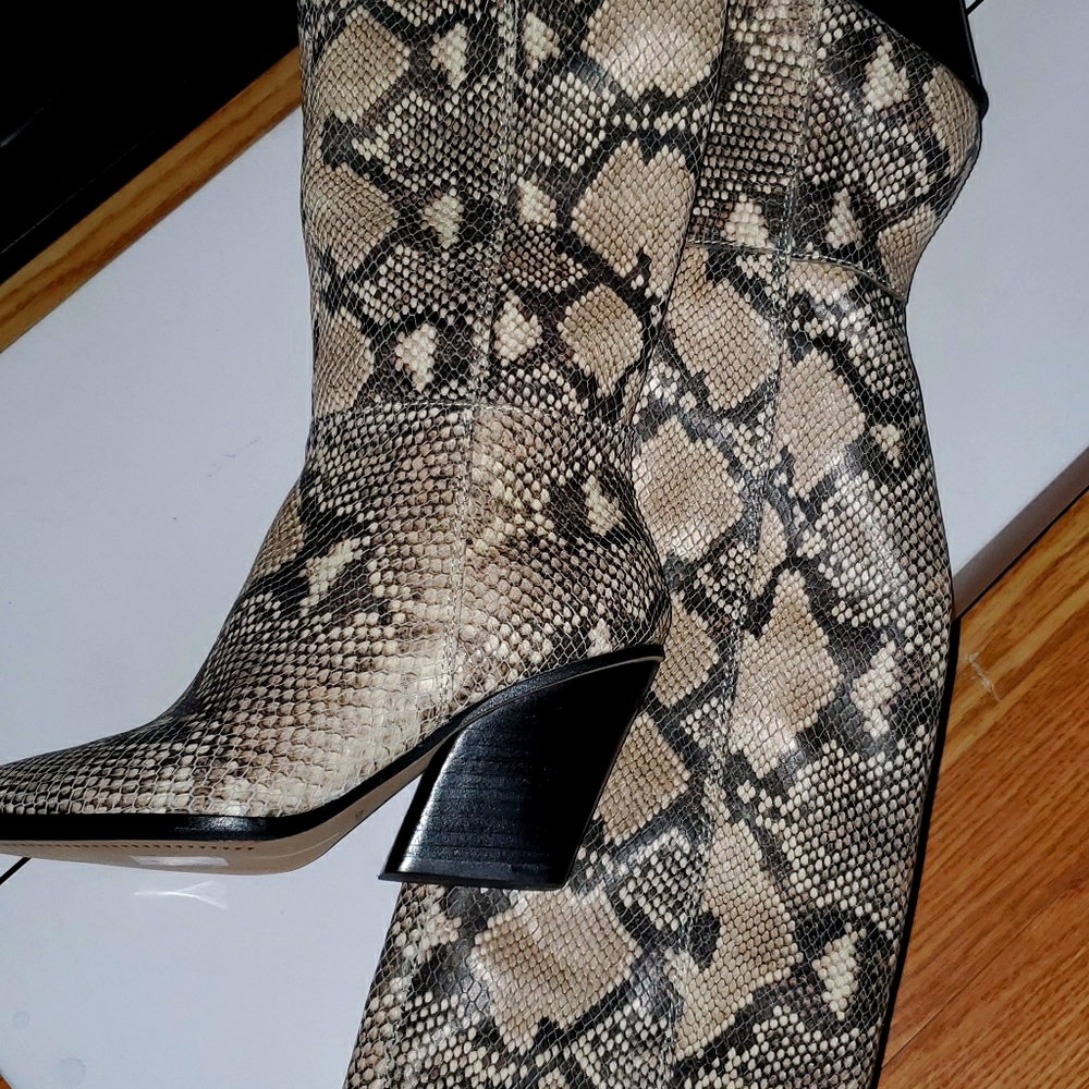 Dolce Vita  knee high boots